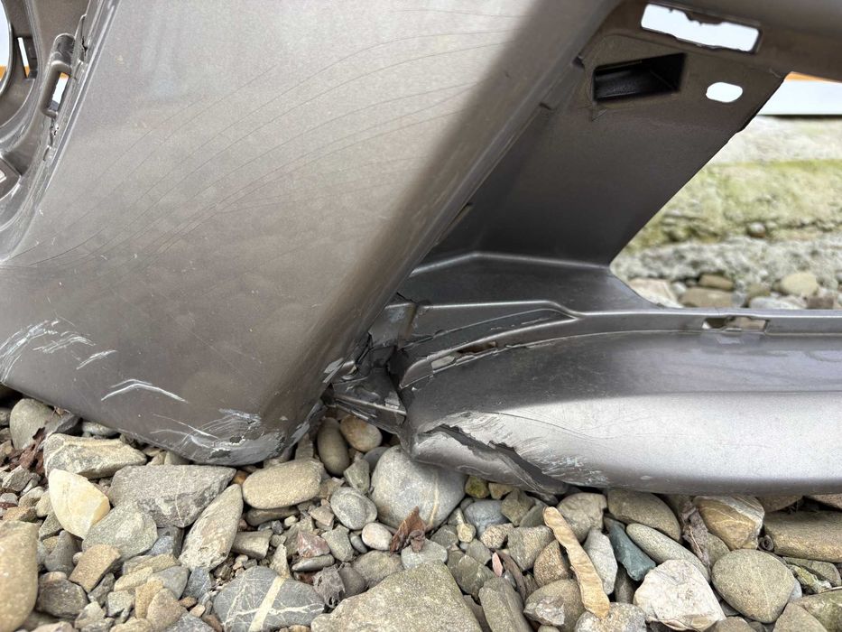 Bara fata Toyota Corolla dupa 2013