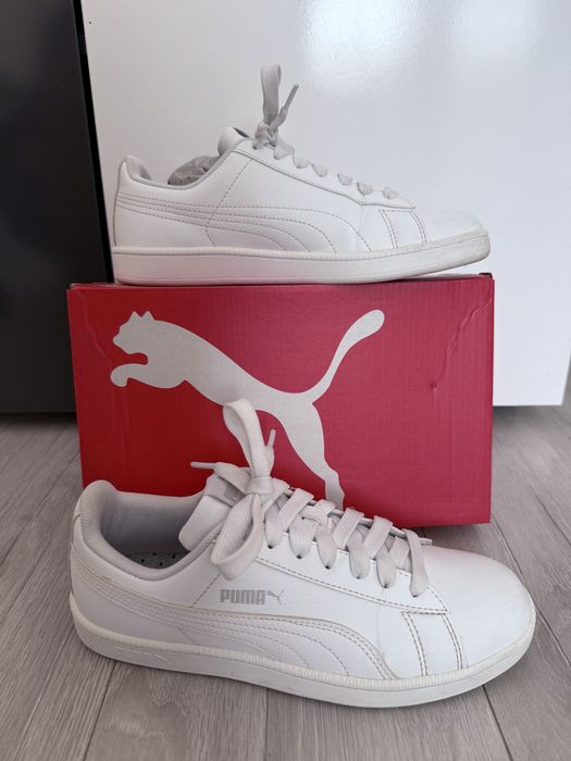 Бели оригинални кецове Puma Up