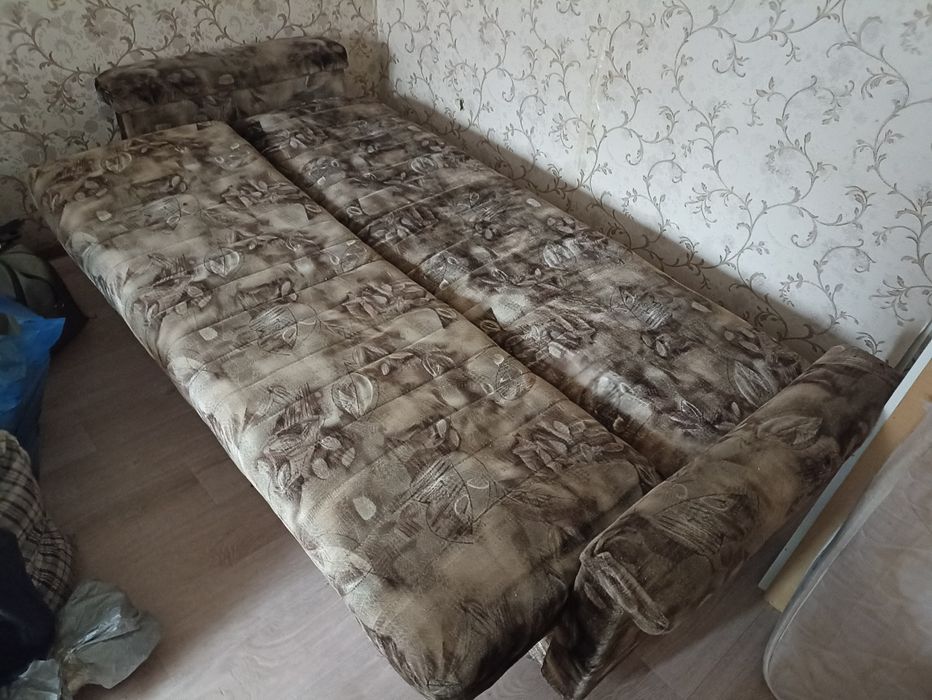 Бесплатно диван,матрац