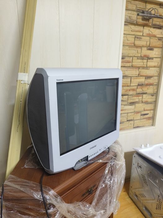 Отдам даром бытовую технику, телевизоры, магнитофоны, и тд.