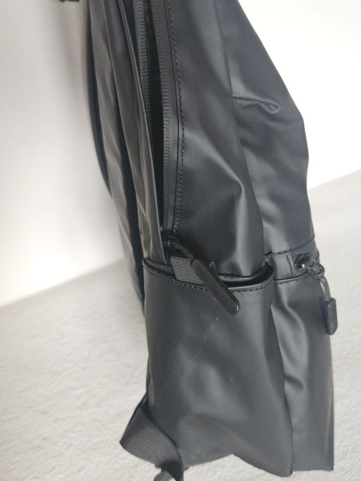 Продаеться рюкзак для учебы и тд