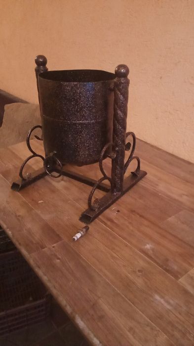 Урно  для мусора кованые