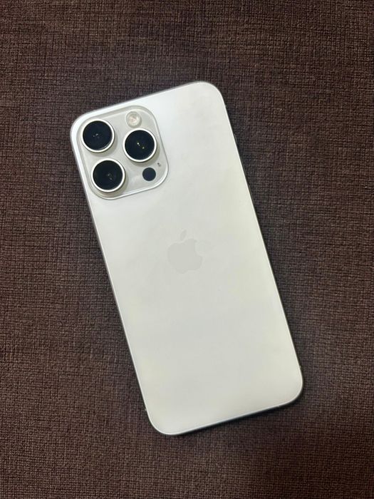 Vând iPhone 15 Pro Max – 512 GB