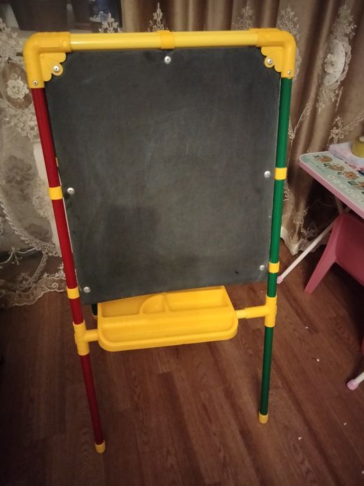 Продаю  доску-мольберт