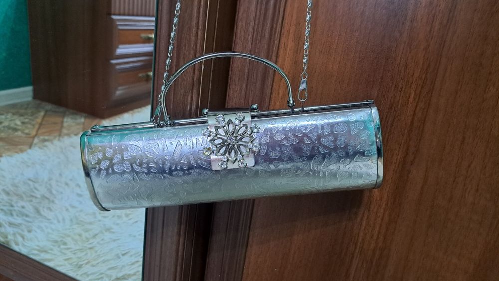 Продам клатч продам