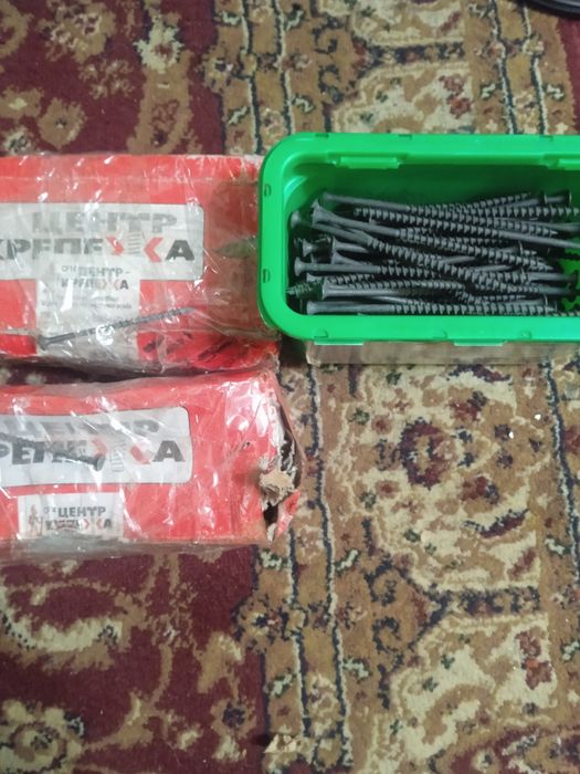 Шурупы по дереву и металлу
