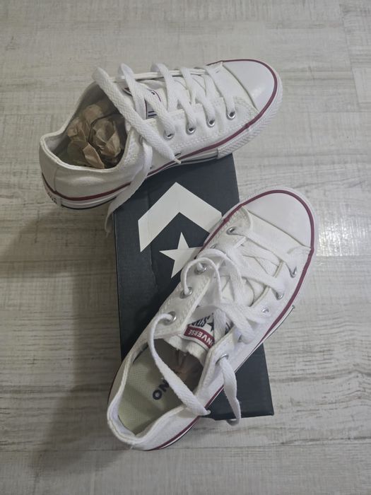 Adidasi Converse