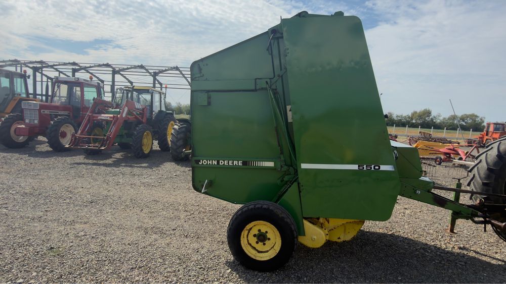 Presa de balotat John Deere 550