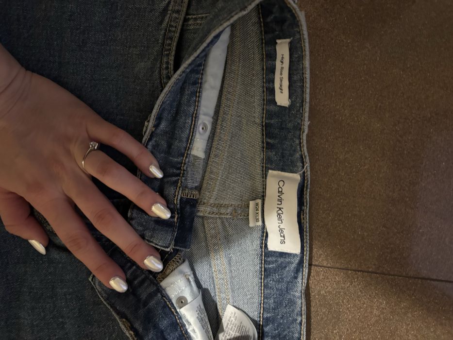 Оригинални дънки calvin klein с висока талия