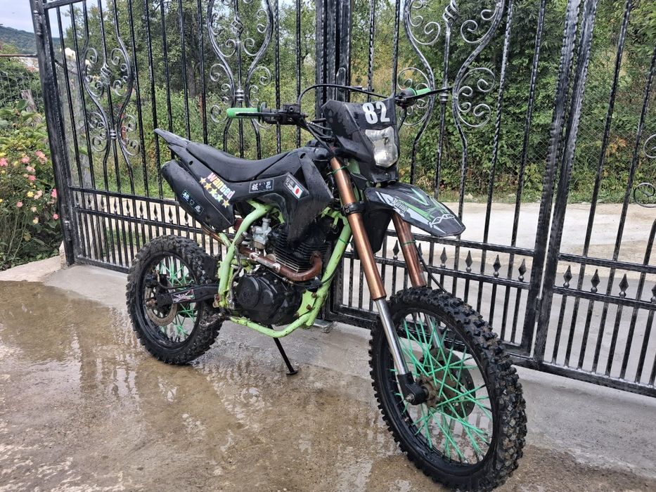 Cross 150cc,cititi descrierea
