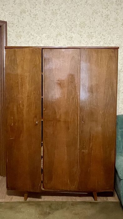 Шкаф             .