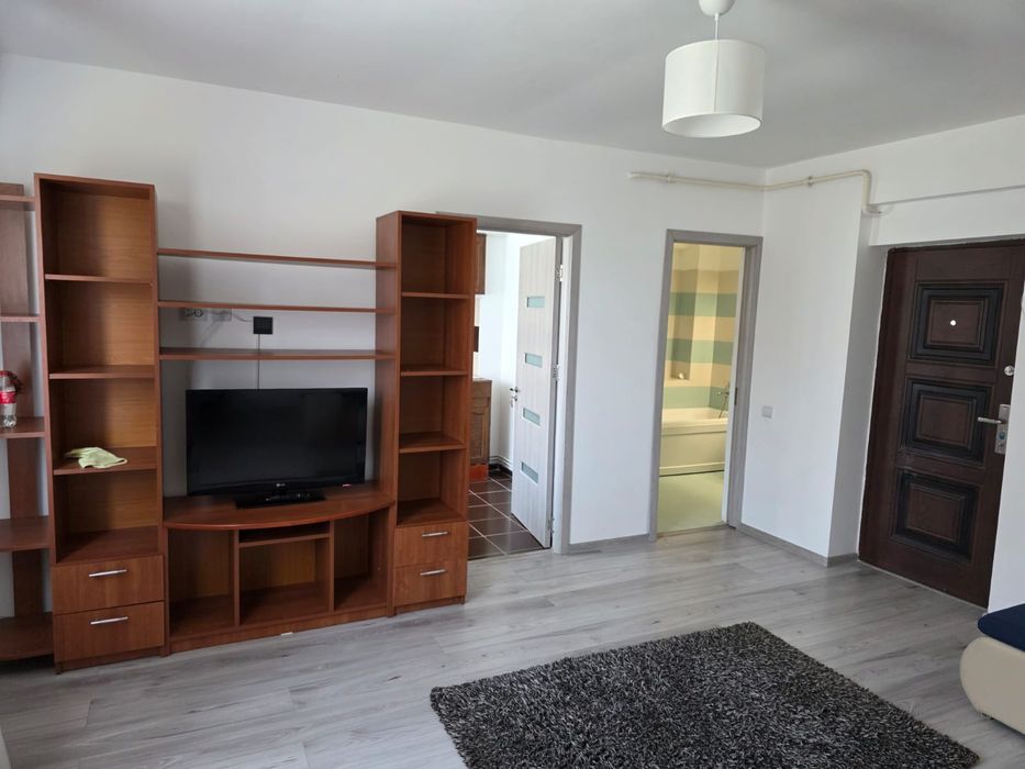 Închiriez garsonieră in bloc nou cu loc de parcare