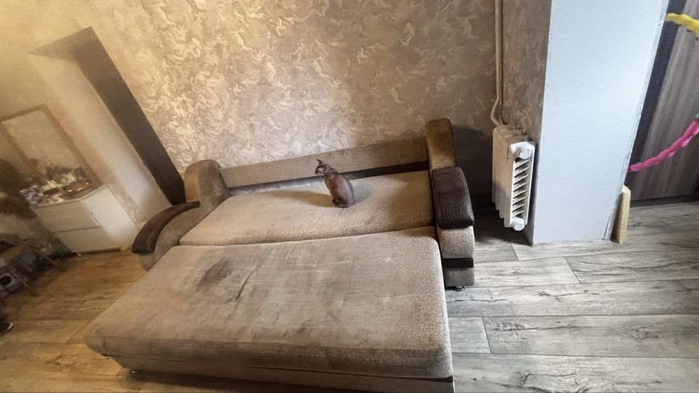 Отдам даром диван