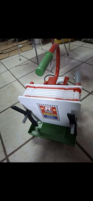 Pompa de filtrat vin