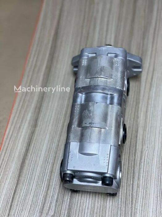 Pompă hidraulică triplu-segment pentru utilaje JCB8027