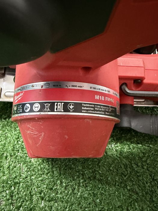 Безчетков ръчен циркуляр за метал Milwaukee M18 FMCS