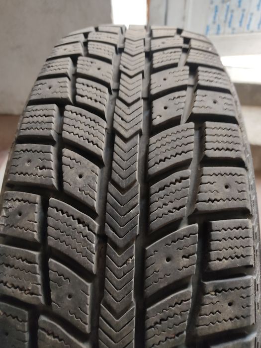 Покрышки зимниее