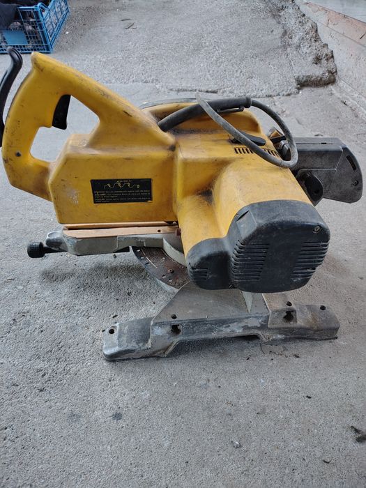 Circular 110V DeWALT