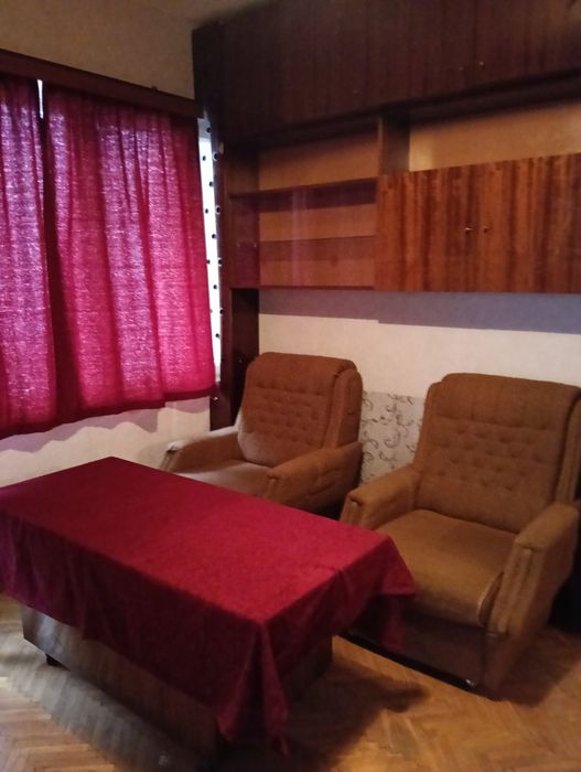 Продава се Тристаен апартамент в Шумен, Добруджански - 82 кв.м за 2115 €/кв.м - Снимка #9