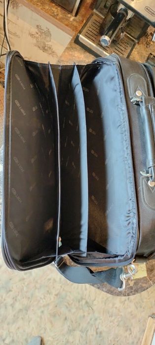 Сумку для ноутбука продам