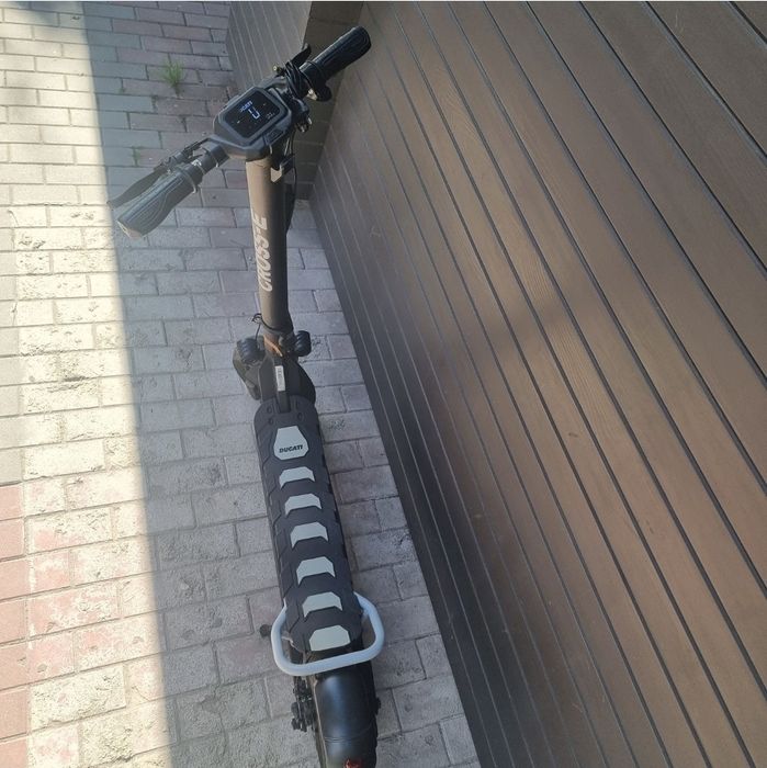 Amanet F28: Trotineta electrica Ducati Scrambler Cross-E