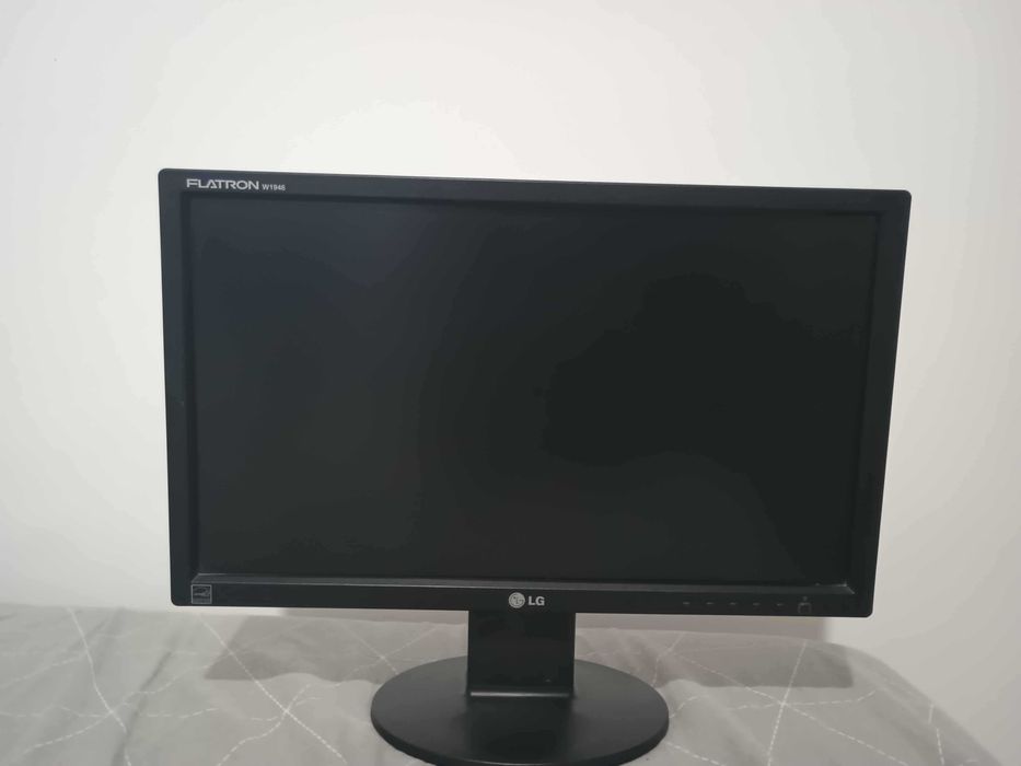 Monitoare LG 60hz 150 lei buc sau 250 lei ambele negociabil