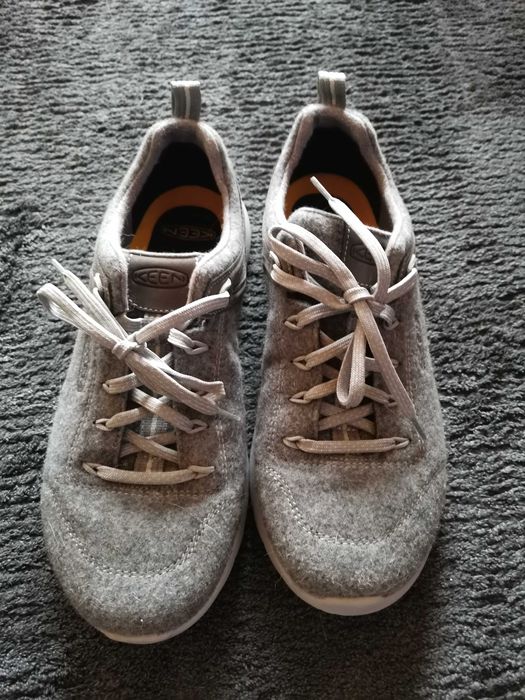 Нови мъжки маратонки