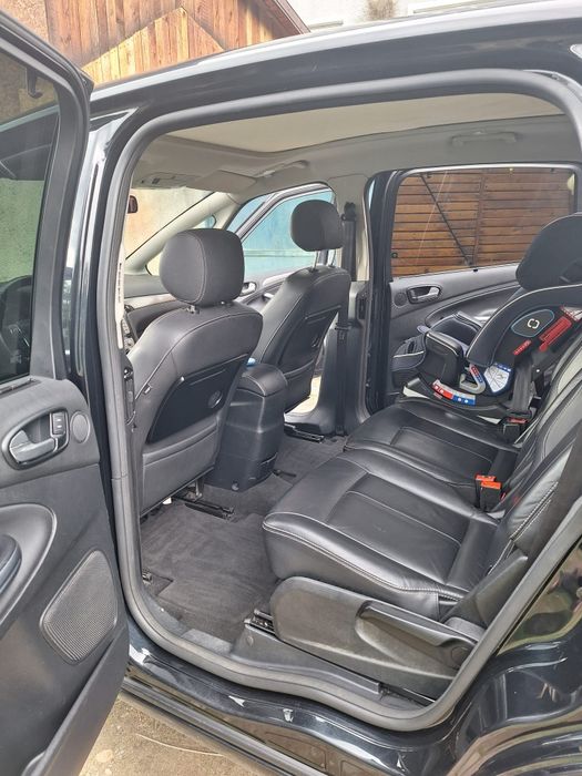 Vând Ford S Max 2010