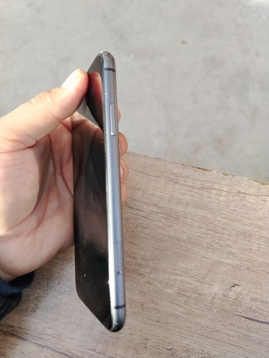 Apple 11 64GB ёмкость 78 фейс работает