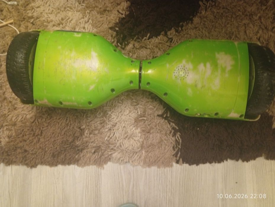 Vând Hoverboard funcțional, bateria ține foarte bine. Prezintă urme de uzură. Se vinde fără încărcător. Preț: 290 lei negociabil