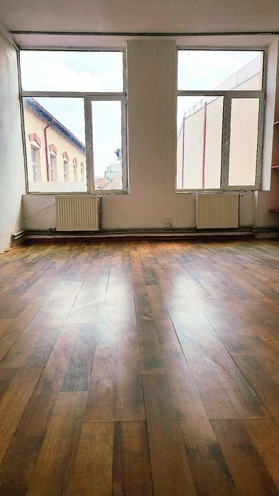 INCHIRIEZ SPATIU BIROU ,zona ultracentrala