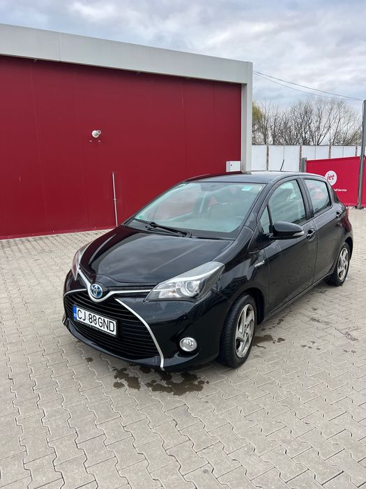 Vand Toyota Yaris 2015 hibrid, 7499€