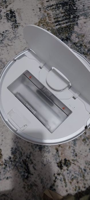 Продаю робот пылесос Dreame Bot L10