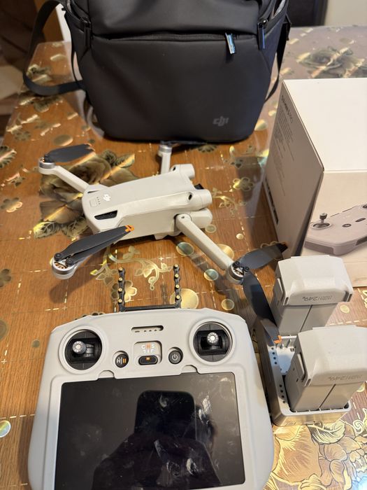 Drona DJI Mini 3 Pro + Smart Controller