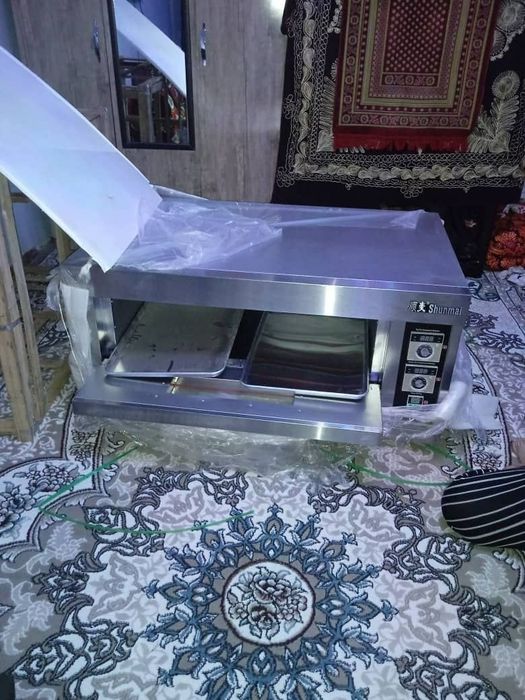 Universal  Pechka sotiladi