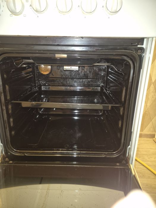 Продам газовую плиту