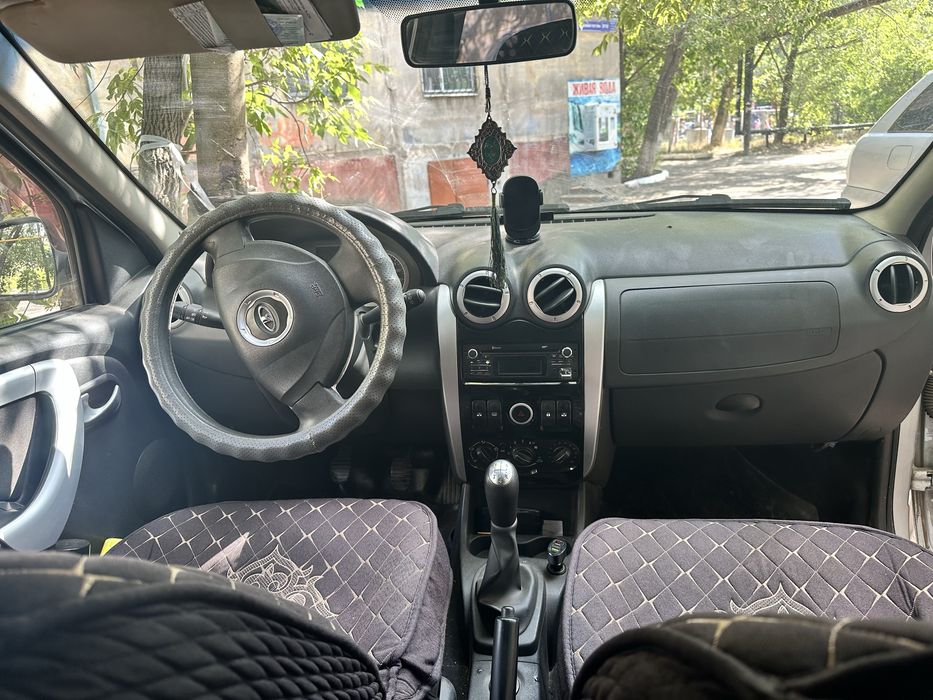 Продаю LADA Largus 2013
