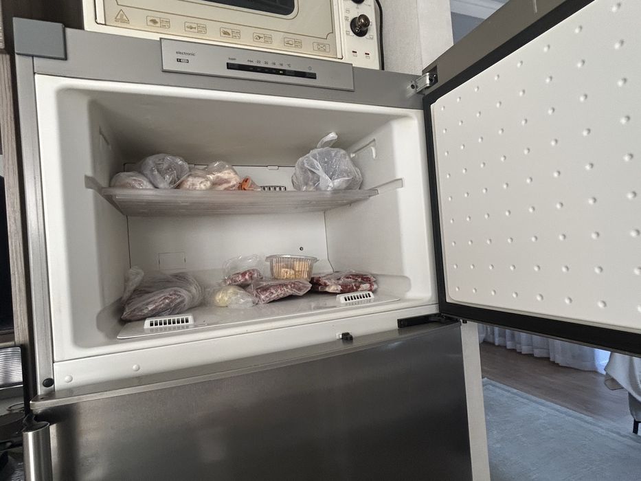 Холодильник SIEMENS