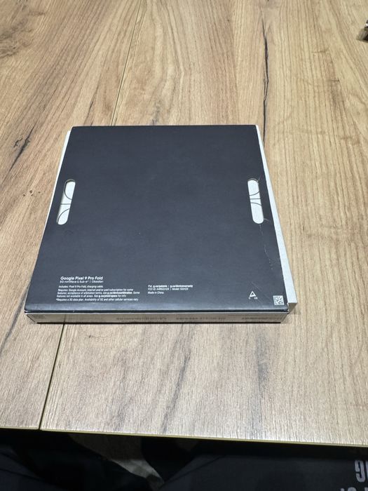 Google Pixel pro 9 Fold, Nou, cu folia originala pe el