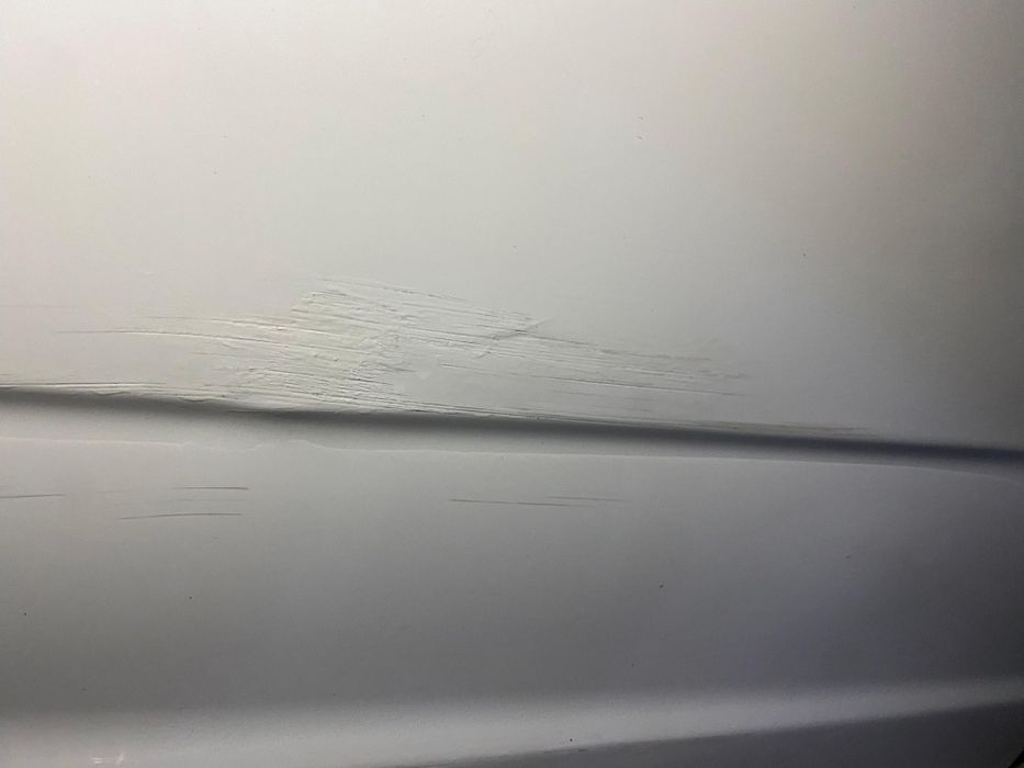 Переднее правая дверь на кобальт.