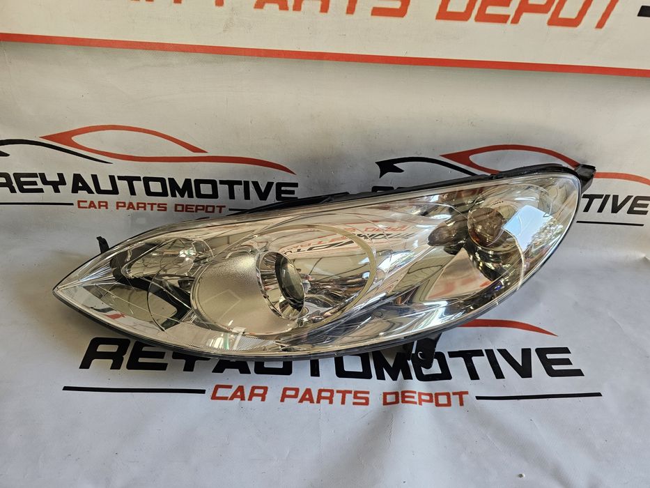 Far stanga xenon Peugeot 407 cod 0301213271