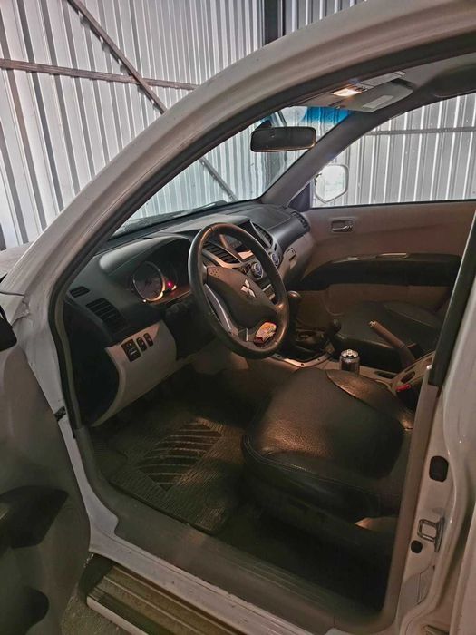 Mitsubishi L 200