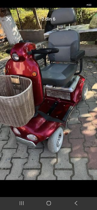 Scuter electric pentru persoane cu dizabilități sau vârstnice