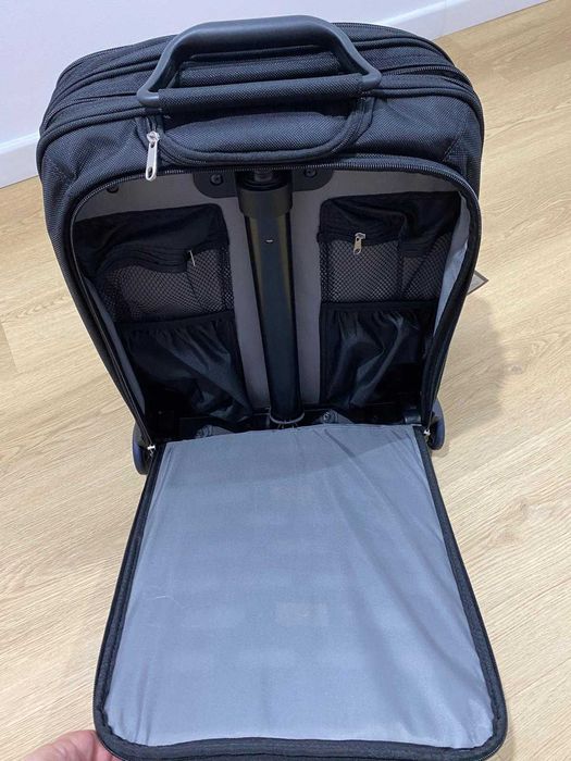 Geanta troller Kensington Overnight produs NOU!