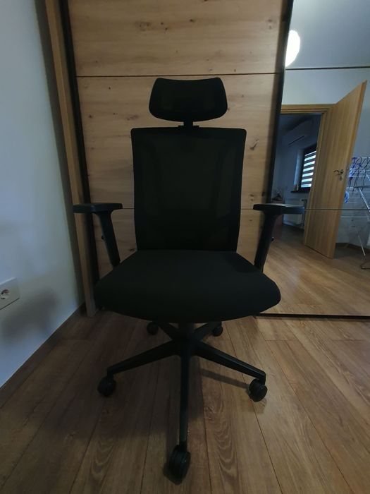 Scaun de birou negru