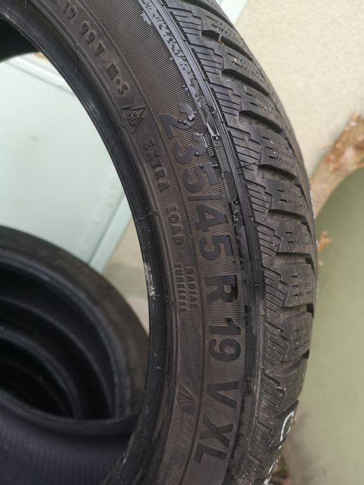 Anvelope, cauciucuri iarnă Semperit 235 45 19