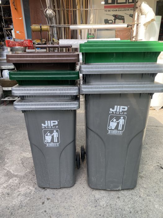 Musorniy baklar har xil turdagilar