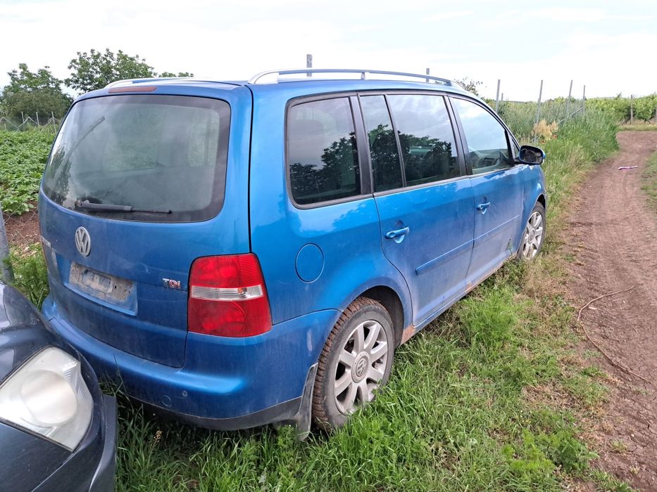 Vw tauran 2.0tdi на части