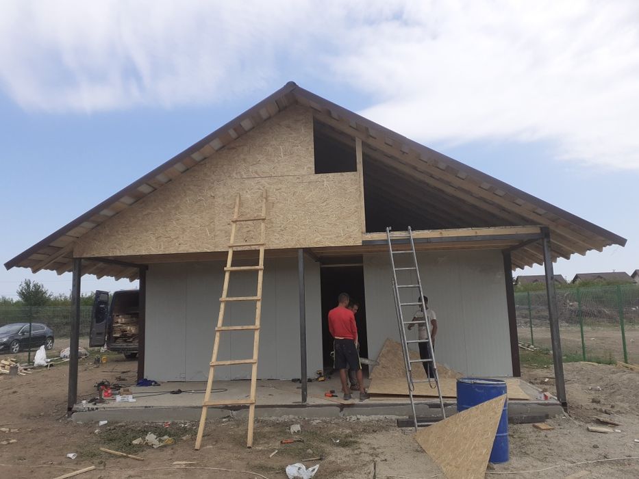 Vand containere stil casuta din panouri izolate