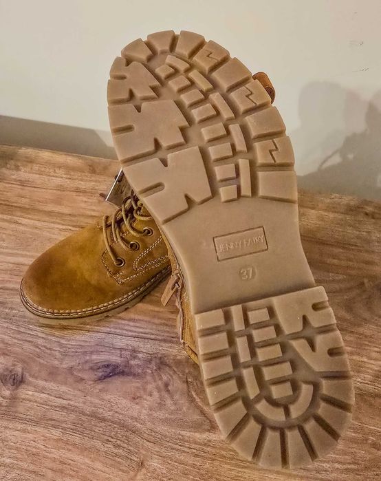 Кафяви дамски боти